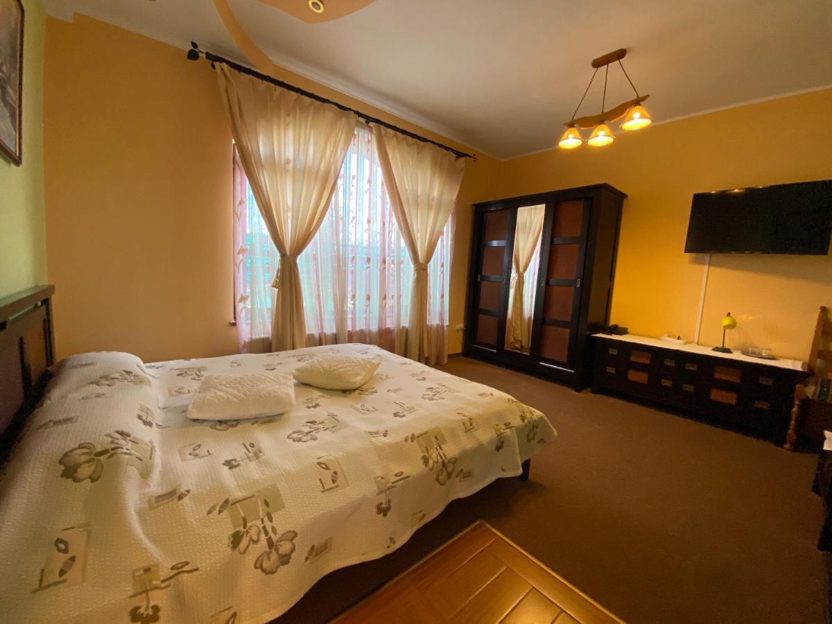 פויאנה ברשוב Pensiunea Crocus - Sauna & Billiard מראה חיצוני תמונה